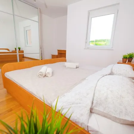 Luxury Duna Apartmán *